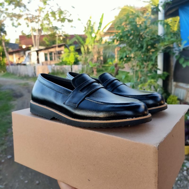 TOM'S - Sepatu Kulit Pria Handmade - TUL