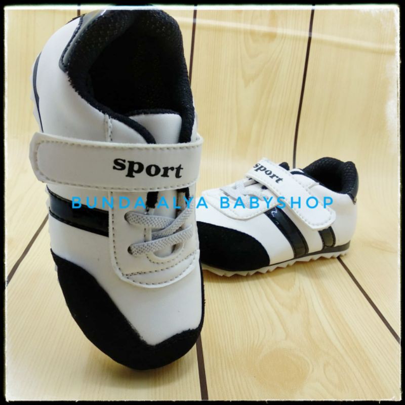 Sepatu Anak Laki Sport Usia 3 4 Tahun PUTIH HITAM - Sepatu Anak Cowok Sneakers Anti Licin Ringan Digunakan Size 27 - 30