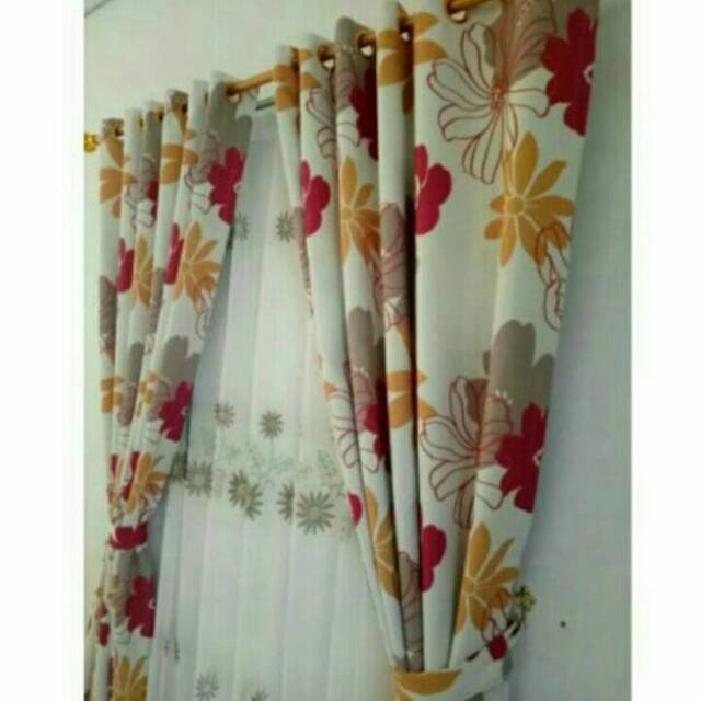 Gorden bunga merah coklat