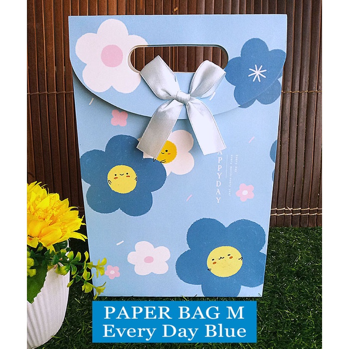 

Paper Bag Motif / Tas Kertas Kado / Tas Ulang tahun - M Every Day