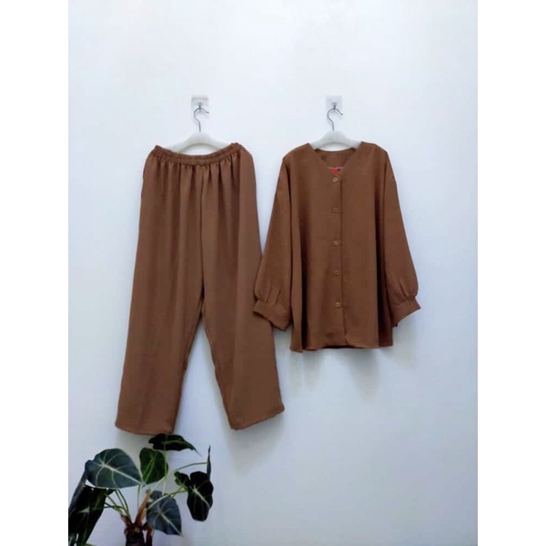 SET WANITA BAHAN AIRFLOW CRINCLE/SET WANITA KANCING/STELAN WANITA TERBARU/TERMURAH/ONE SET KEKINIAN/TERVIRAL/COD/JUMBO/BAHAN JATUH/TERHITS/BAJU SANTAI/BAJU NON FORMAL/BAJU SEHARI-HARI/BUSUI/KANCING HIDUP/LIZAM/XXL/ONE SET TERBARU/STELAN WANITA