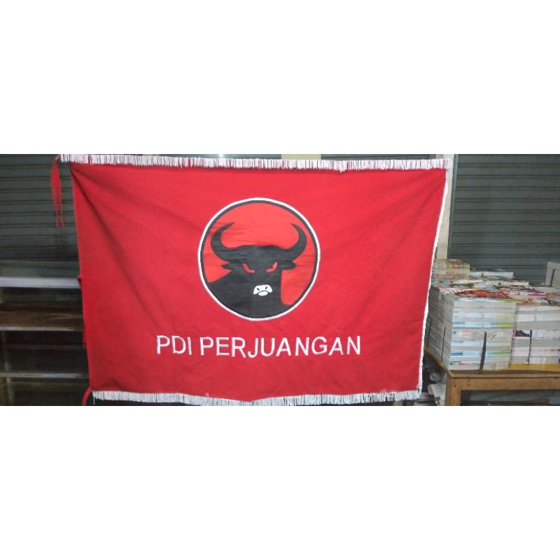 bendera/pataka partai PDI PERJUANGAN