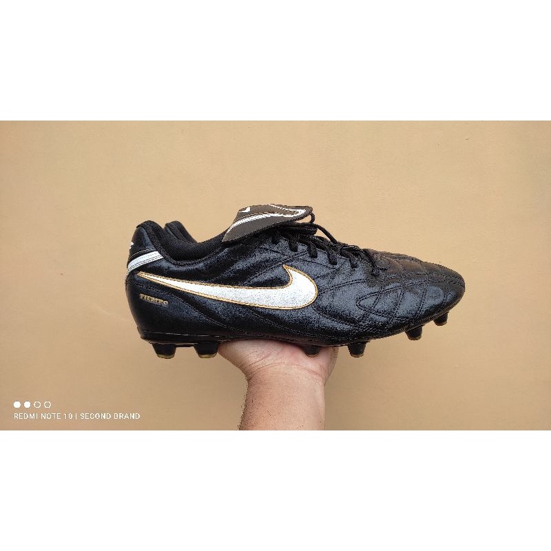 sepatu bola second nike tiempo 2010 bigg size original