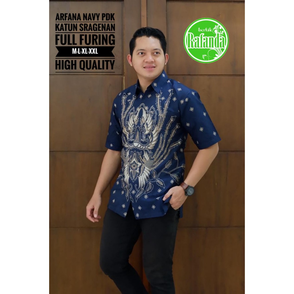 ARFANA NAVY RAFANDA BATIKSOLOAMANAH KEMEJA BAJU BATIK PRIA SOLO LENGAN PENDEK PANJANG LAPIS FURING ATASAN BATIK PREMIUM MODERN KATUN HALUS SATRIO SAE PRAKARYA NAGA BIRU BRAHMANA BIRU PROBOSETO ARESHA MAHKOTA PITA WAYANG PENDEK SEKAR LAWASAN ERLANGGA SEKTI