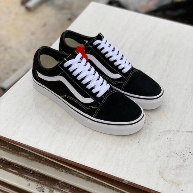 harga sepatu vans original 100