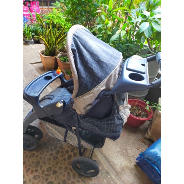 Stroller bayi bekas