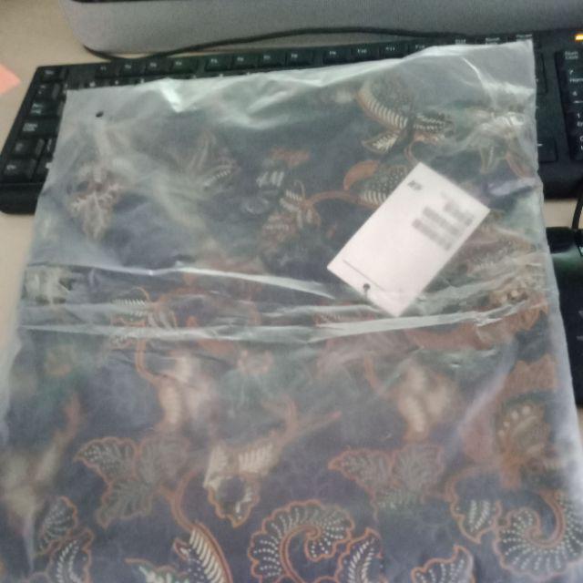 Credomenstore 7465 Kemeja Batik Pria Lengan Panjang Hitam Coklat