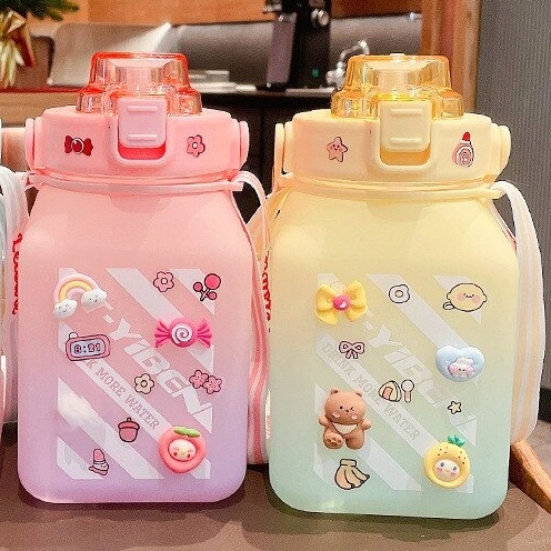 TOKO21GROSIR--BOTOL MINUM ANAK GEMOY KOTAK 3D VIRAL MURAH WARNA GRADASI PASTEL 1.3 LITER  2D &amp; 3D STICKER BOTOL MINUM ANAK TALI PANJANG