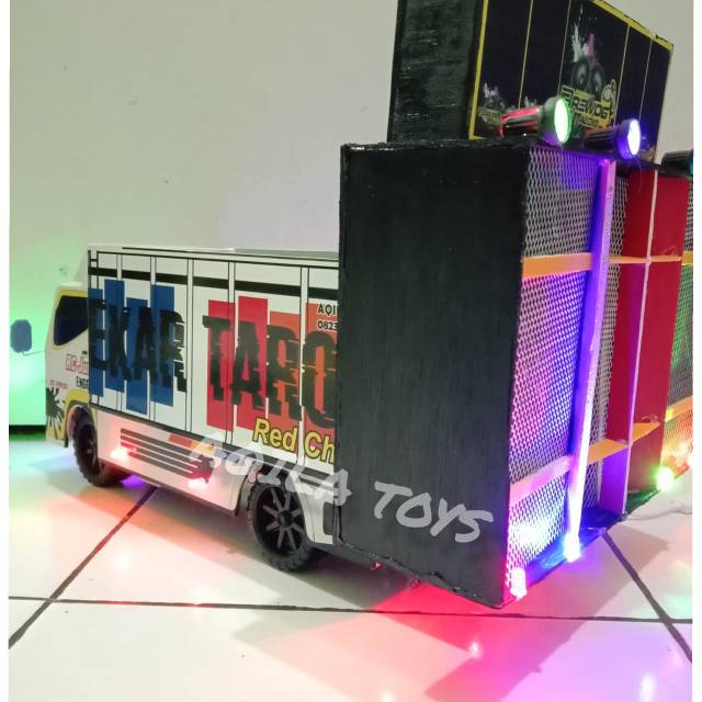 Miniatur truk dan sound
