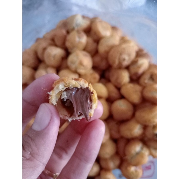 

soes coklat isi 500 gr