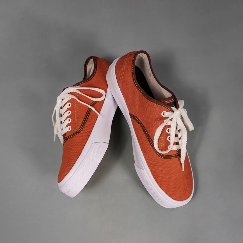 JOHNSON ASTRO LOW CUT PICANTE