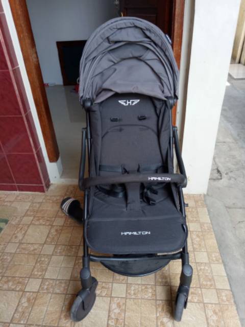 Stroller HAMILTON EZZE (preloved) hitam abu