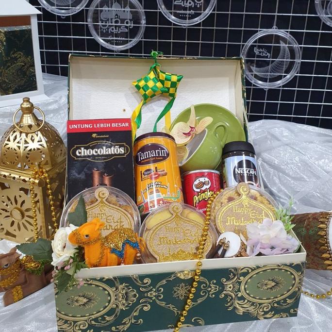 

PAKET BOX HAMPERS LEBARAN KUE KERING TOPLES MURAH 63 FVV54DC41