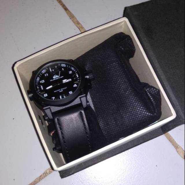 Jam tangan Quicksilver