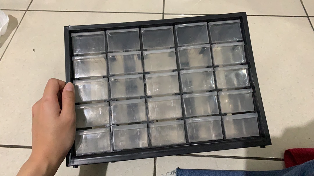 Kenmaster Rak / Kotak / Drawer Komponen 25 Slot Laci Partisi