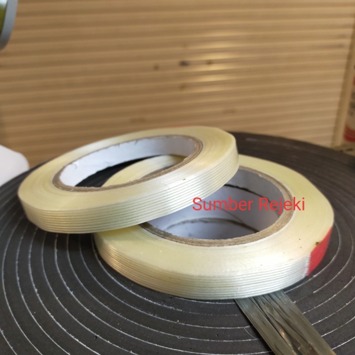 

Hadir Isolasi Serat Filament Tape Lakban Serat Ukuran 12Mm X 50.Mtr Tartan Bergaransi