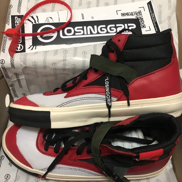 Sepatu losing grip hi red black