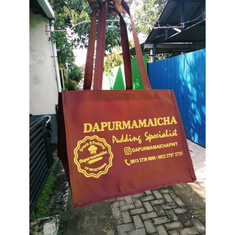

tas souvenir promosi toko custom nama Muat Dus 28x28 cm