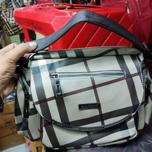 Tas Slempang Burberry  size 29x18 cm. Tas Slempang Wanita Tas Burberry Terbaru Bisa COD!!