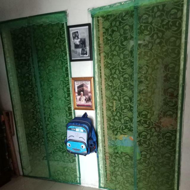 Tirai Pintu Magnet Batik Hijau/ Taiwan, Tebel List Jahit