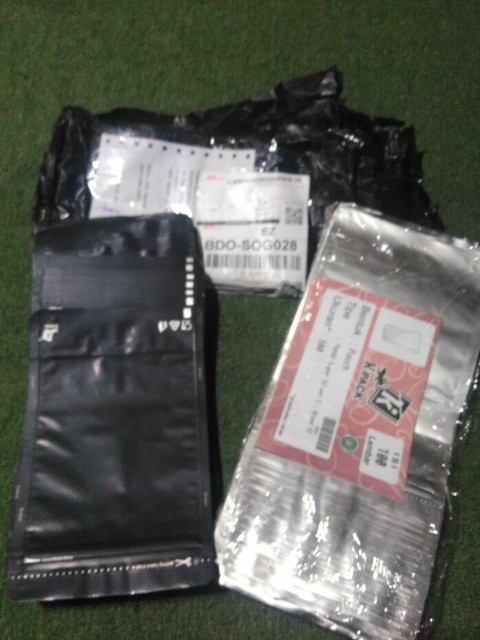 Standing Pouch Hitam Plastik Snack Kemasan Kopi 250 Gr