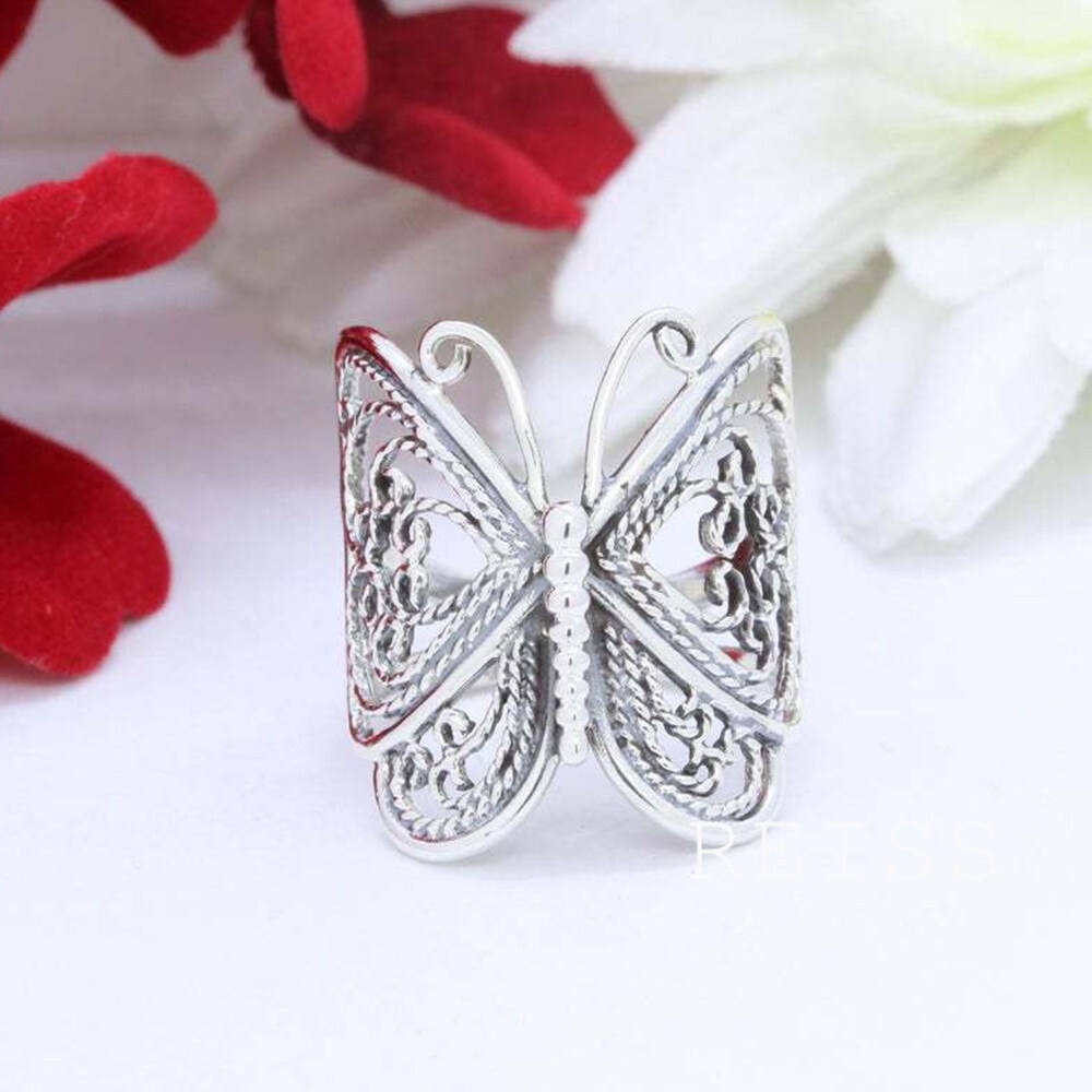 Cincin Adjustable Desain Ukiran Kupu-Kupu Hollow Bahan Alloy Warna Emas / Silver Gaya Vintage Untuk Wanita