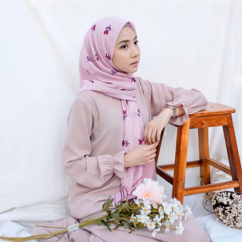 DISKON  Hijab Segiempat Motif Tulip Pink / hijab segi 4  / hijab voal motif / hijab segi empat terba