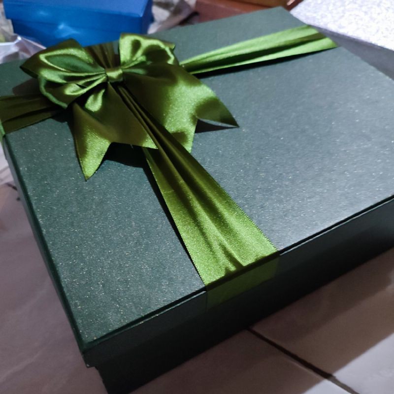 BOX KADO HAMPERS KOTAK PARCEL LEBARAN HIJAU TUA PITA ARMY 2