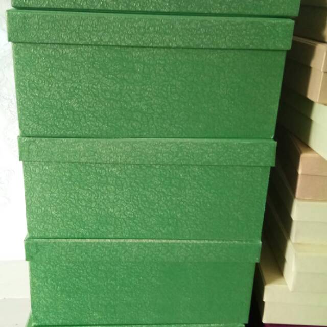

hardbox kotak kado 30x25x12