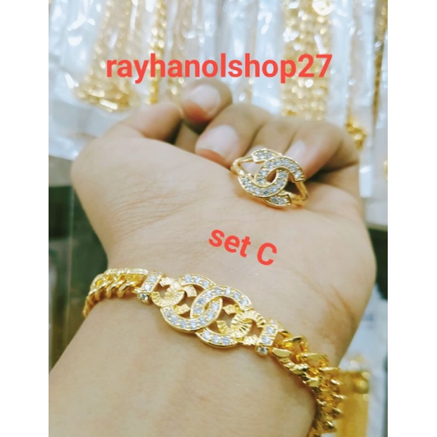 Perhiasan wanita titanium gold set Gelang tangan free cincin motif pilihan permata Cristal putih lapis emas 22 k