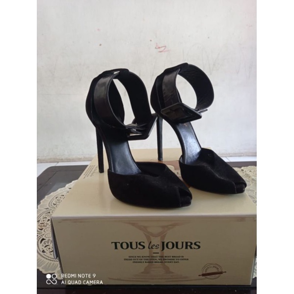 Preloved sepatu SAINT LAURENT asli