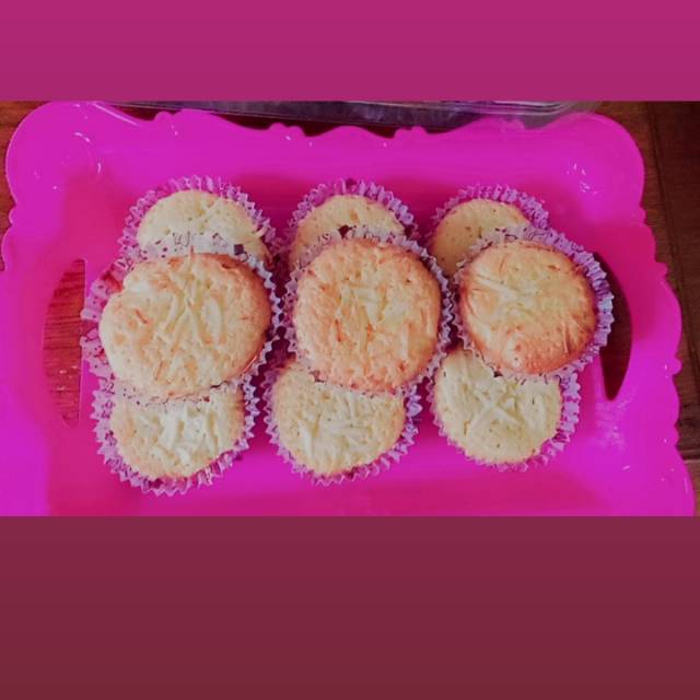 

Bolu kering home made isi 15 made by order