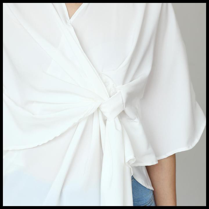 BAJU BLOUSE PUTIH / ATASAN WANITA HITAM / BAJU ATASAN WANITA BATWING