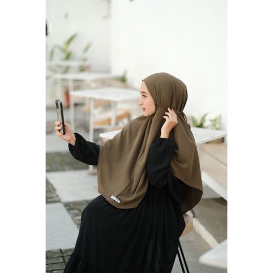 G.N.A.ID - Ameena Bergo Zipper