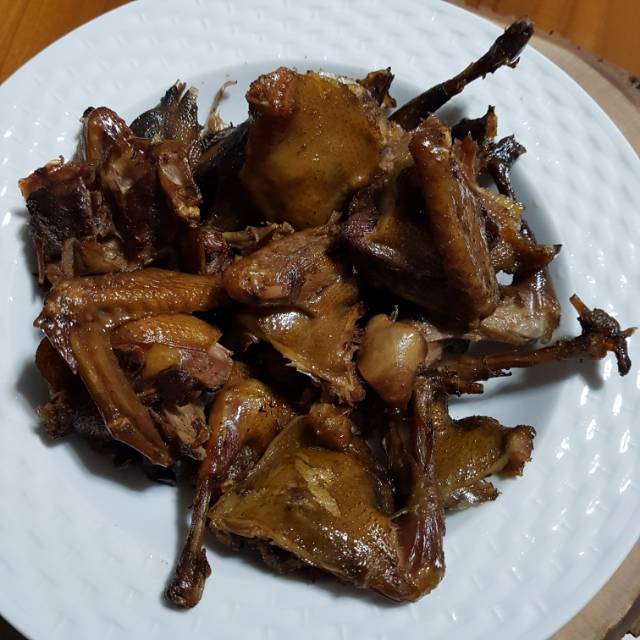 

Burung dara goreng ( 1 porsi 2 ekor )