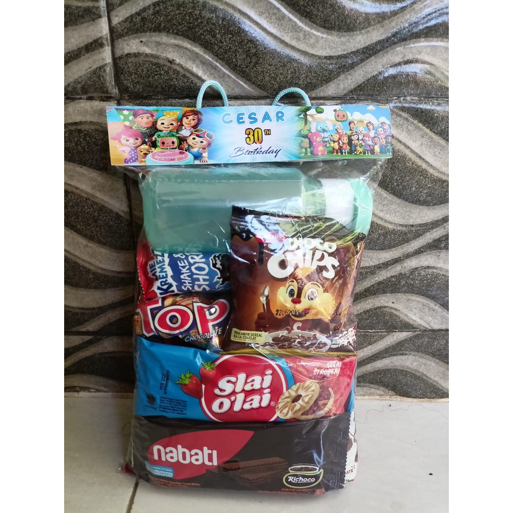 

Snack Ulang Tahun Paket J