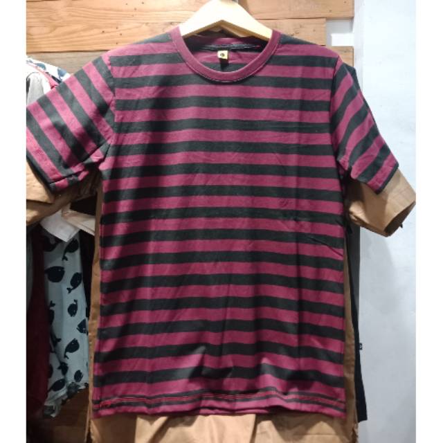 KAOS STREEP MAROON HITAM/KAOS SALUR/BAJU GARIS GARIS DISTRO/KAOS PRIA