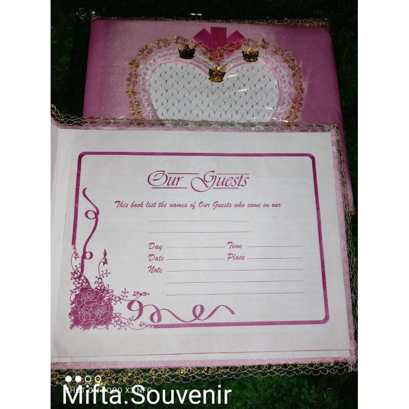 

set buku tamu undangan renda love warna pink (1 set isi 2 buku+2 pulpen)