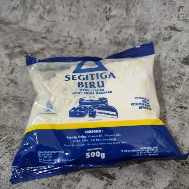 TEPUNG TERIGU SEGITIGA BIRU 500 GRAM