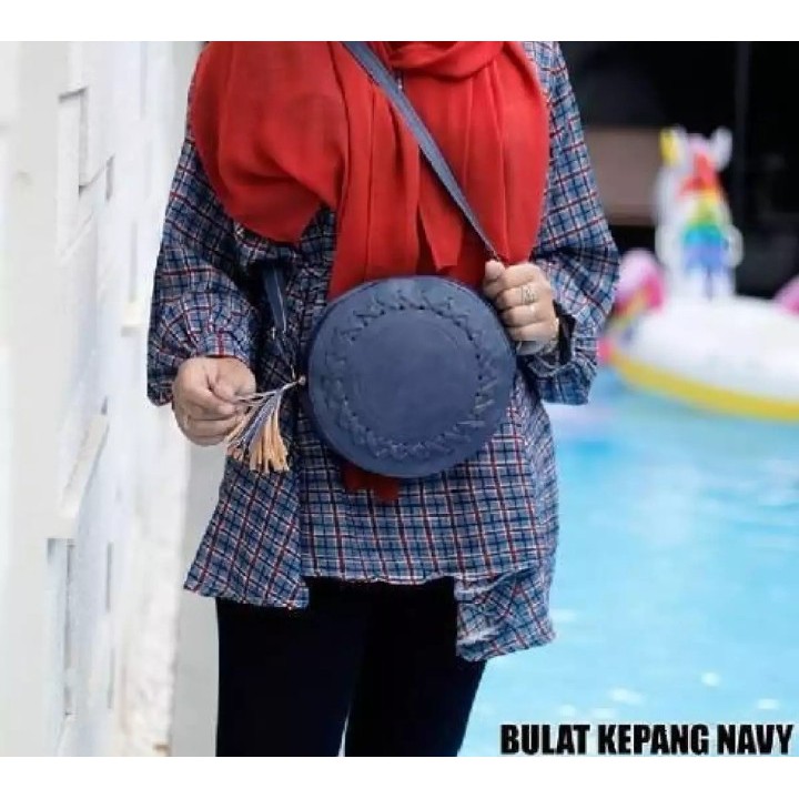 Tas Slempang Bulat Kepang Bahan Lembut