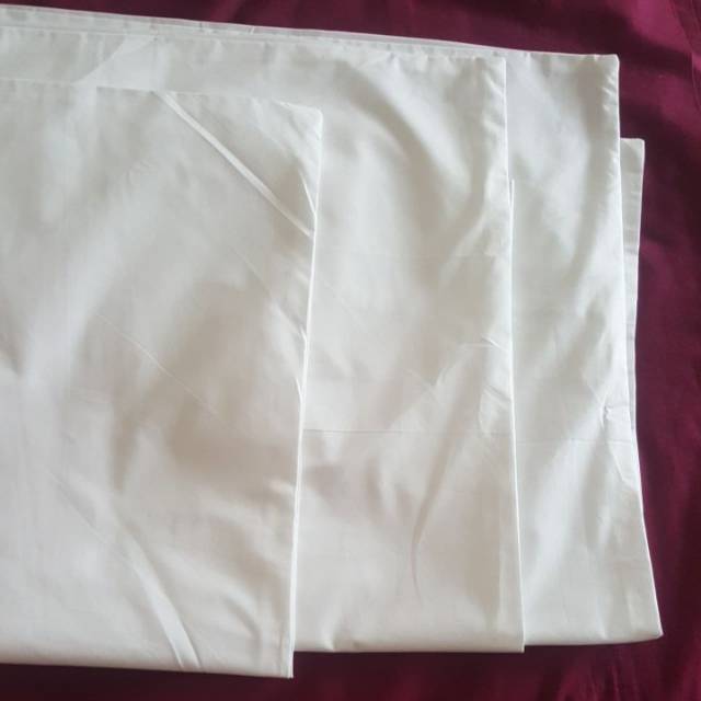 Sarung bantal putih (hotel)300tc