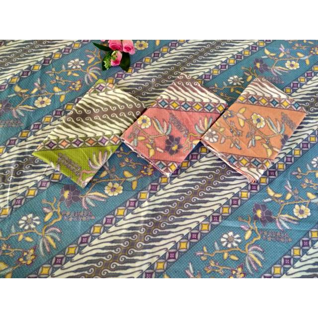 Kain batik warna pastel
