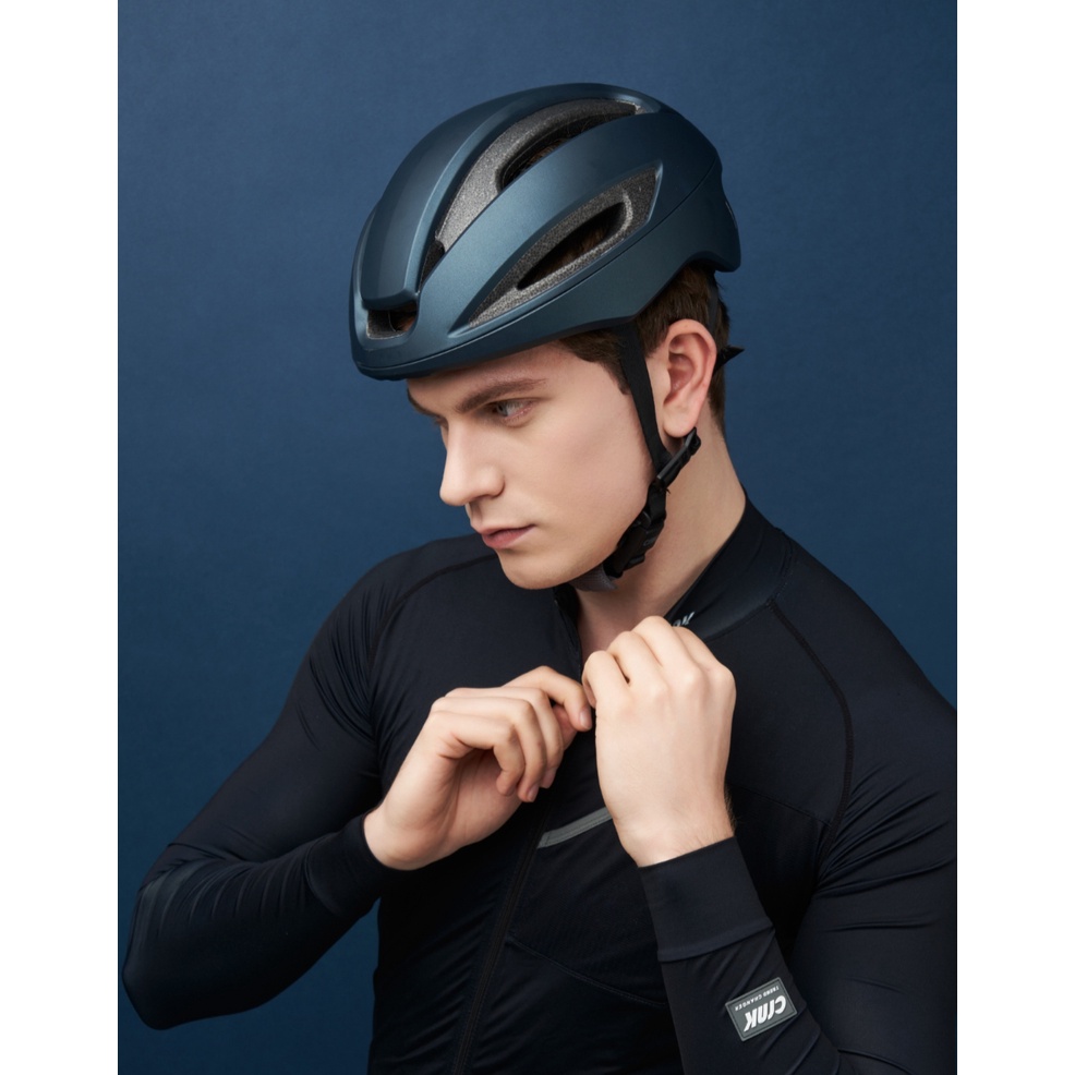 Helm Sepeda -CRNK BUCKER- METALLIC BLUE