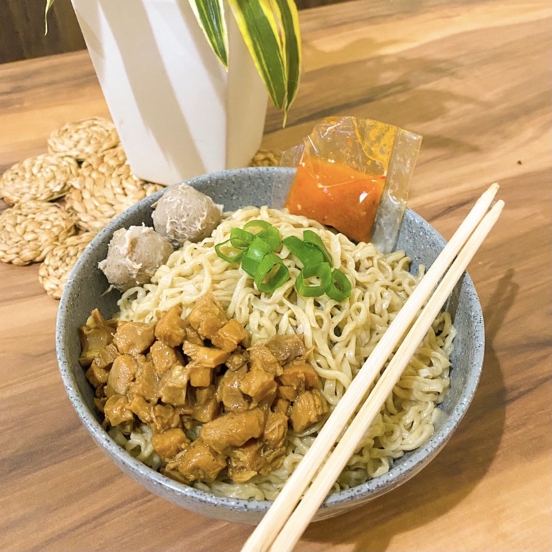 

Mie Ayam Frozen Mama Bawels