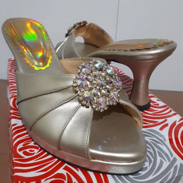 Preloved sandal pesta