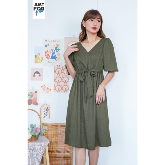 Hana Crinkle Dress | Gaun Midi Selutut Polos Cute Korean Style