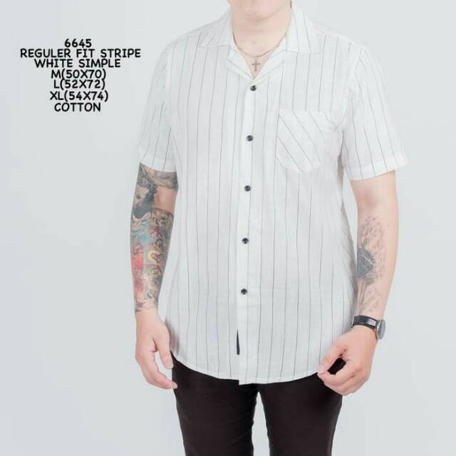 Kemeja Berkualitas Putih Motif Garis Salur Setrip Pria Lengan Pendek Fashion Cowok Terlaris