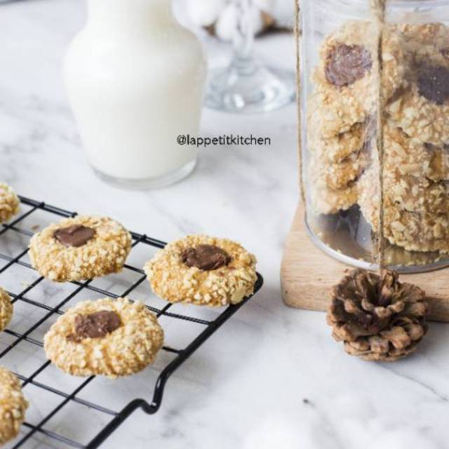 Thumbprint nutella cookies