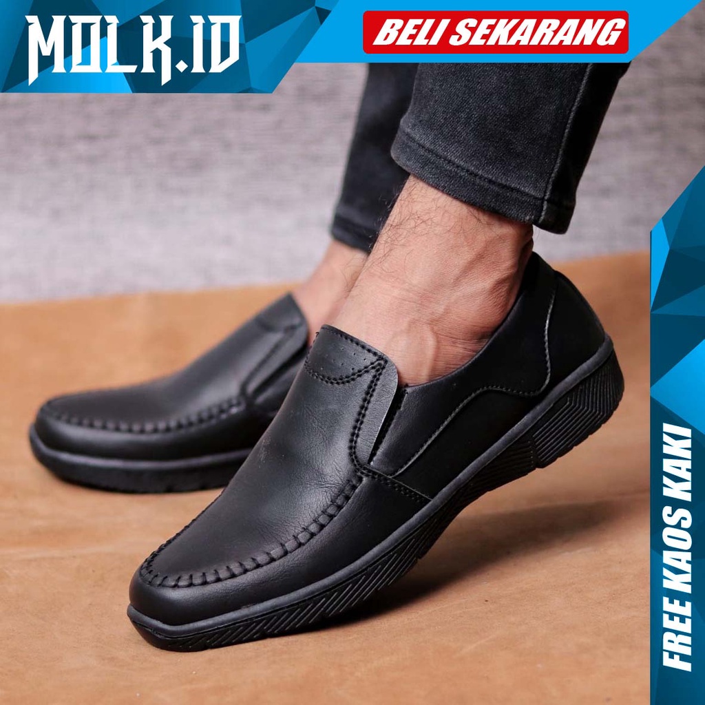 MOLK Sepatu Kasual Slip On Pria Hitam Semi Formal Sepatu Kulit Sintetik Kerja Kantor Kuliah Simple Murah Anti Slip