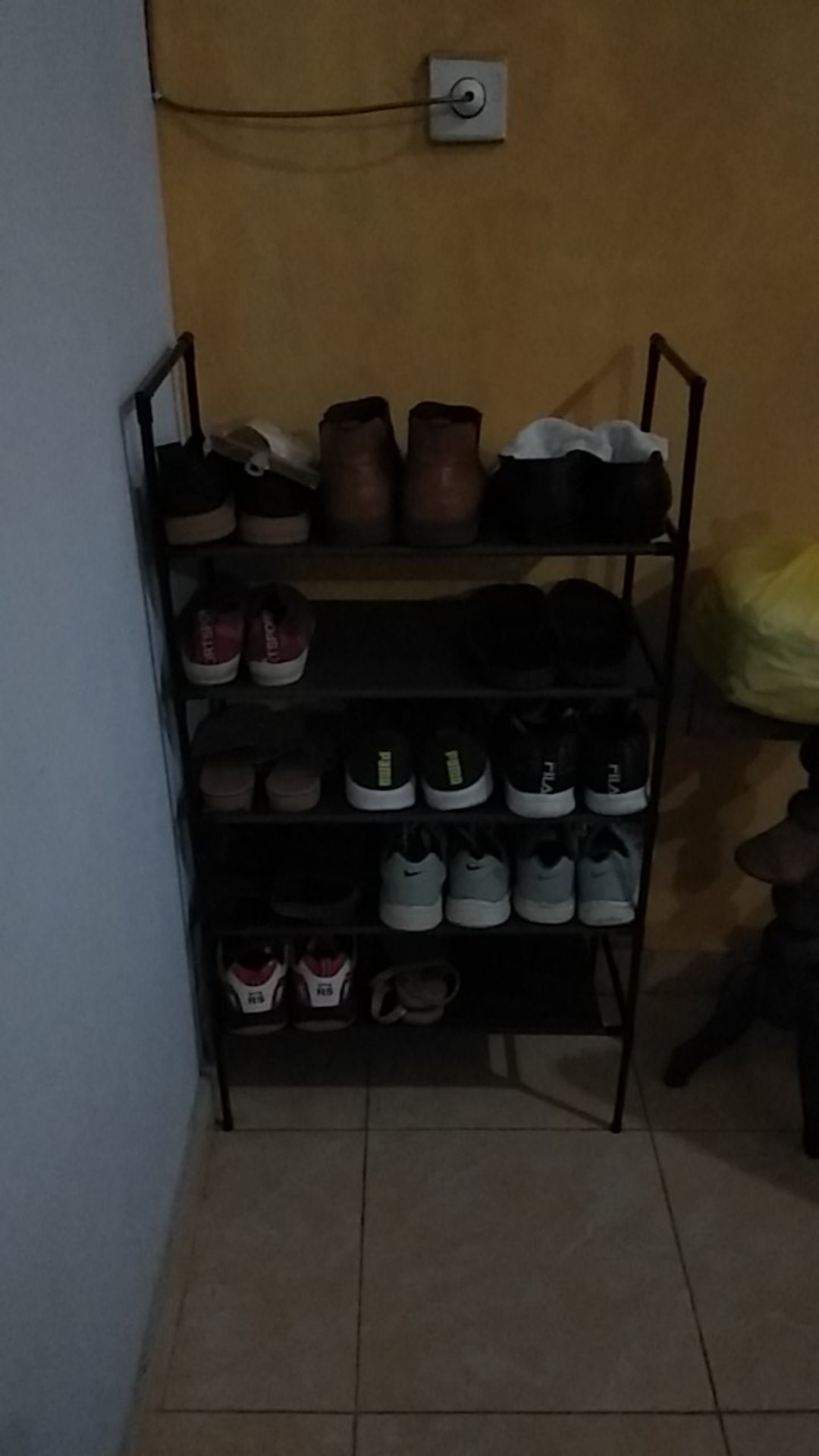 Rak Sepatu 4 Dan 5 Susun Portable Serbaguna